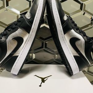 WMNS Air Jordan 1 Low SE